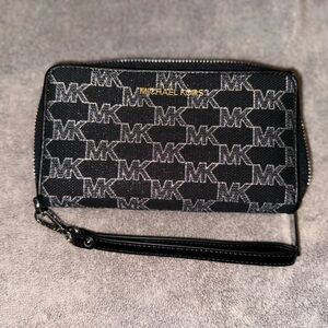 Michael Kors wristlet wallet